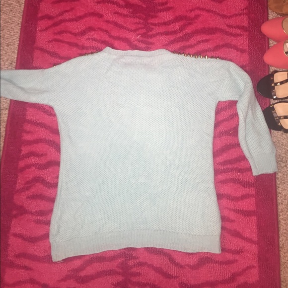 Brand new light real sweater with gold studs - Picture 7 of 7