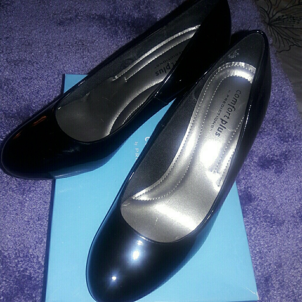 Black high heel shoe