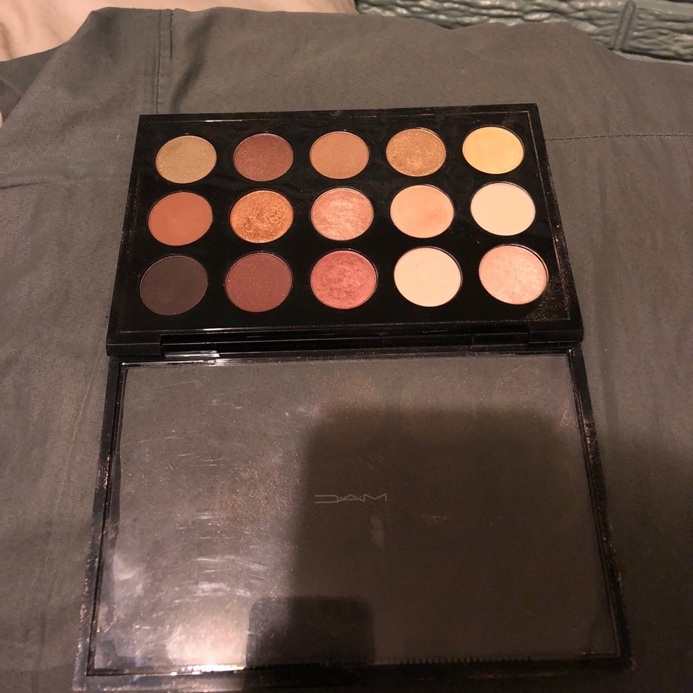 Mac eyeshadow palette