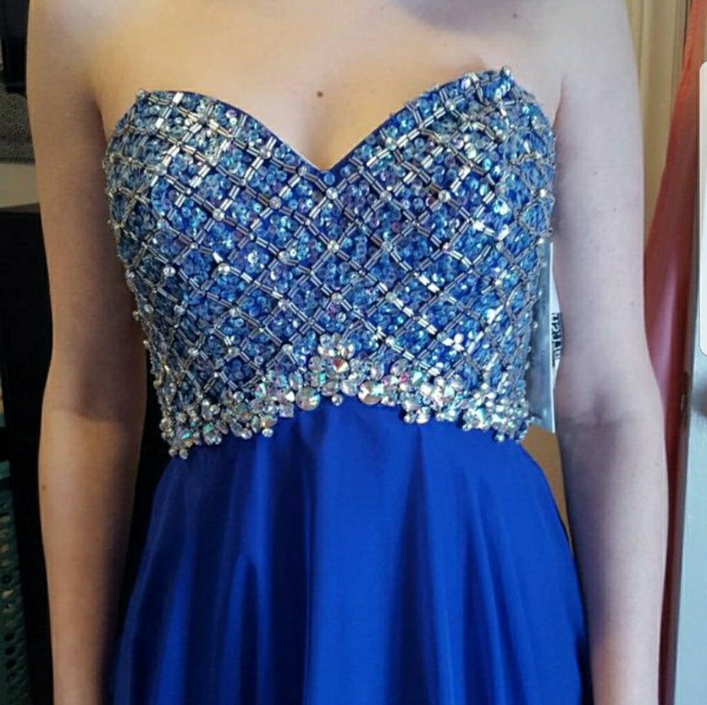 New Beautiful Formal Gown