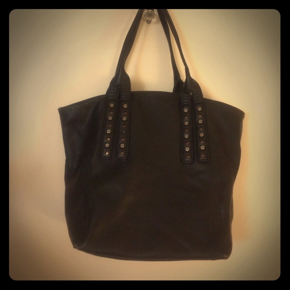 Black shoulder purse