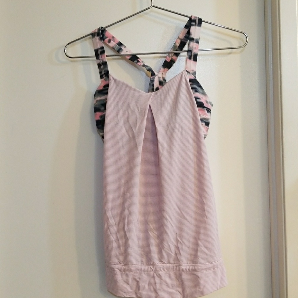 Lululemon top with built in bra