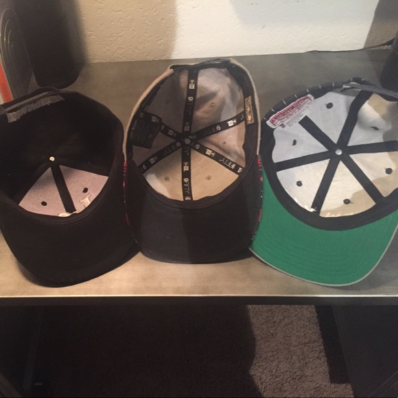 3 snap back hats - Picture 5 of 5