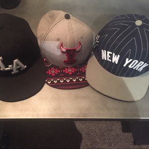 3 snap back hats