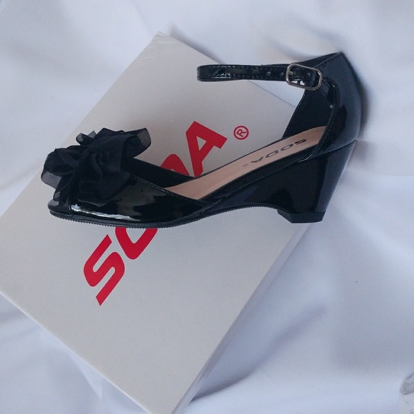 Super cute girls peep toe bow embellished shoe - Picture 2 of 4