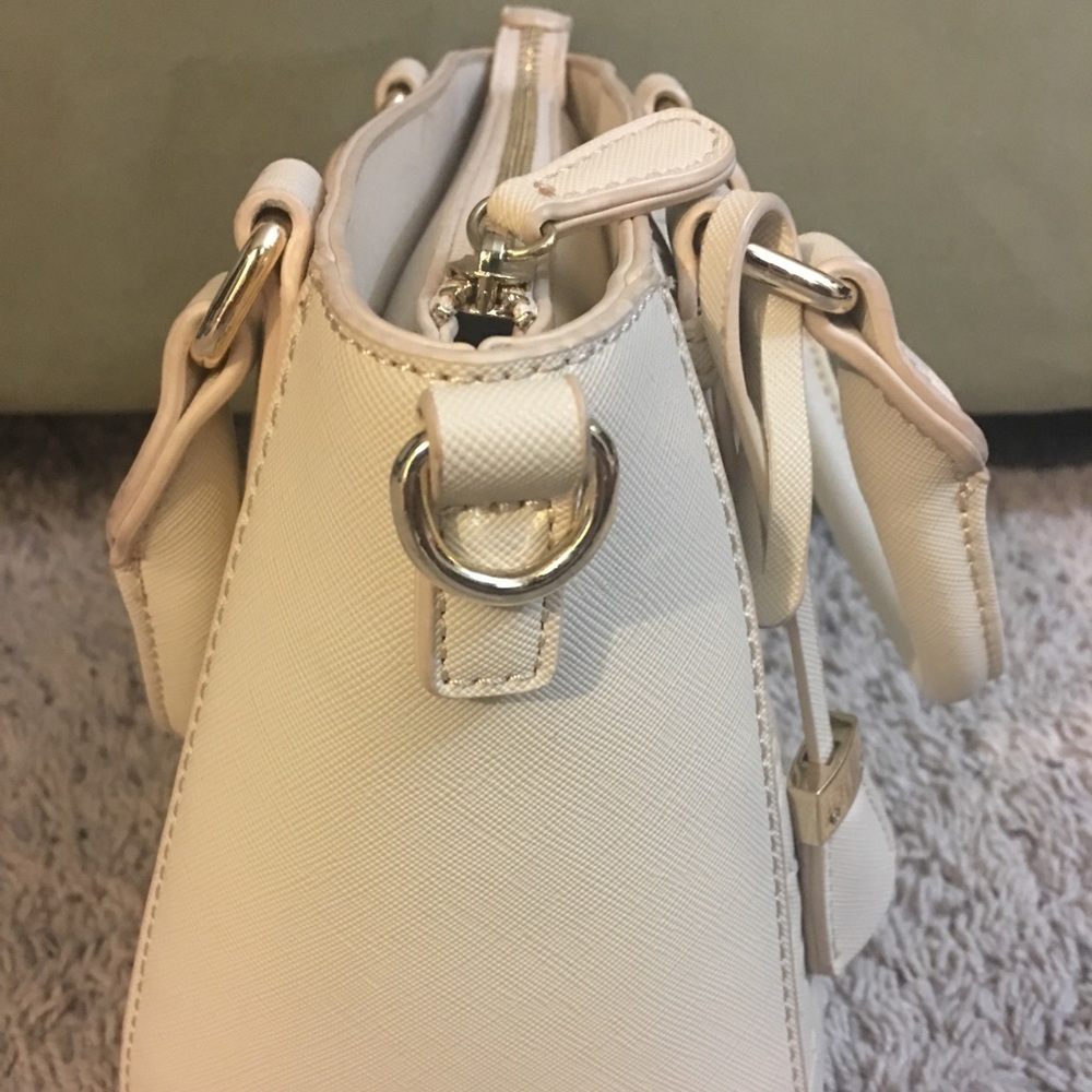 💛💛Bebe small Tan handbag No flaws! Used few times - Picture 3 of 7