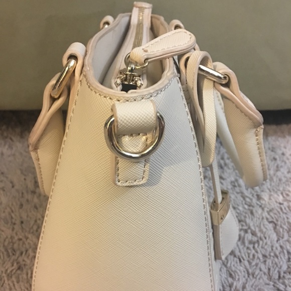 💛💛Bebe small Tan handbag No flaws! Used few times - Picture 3 of 7