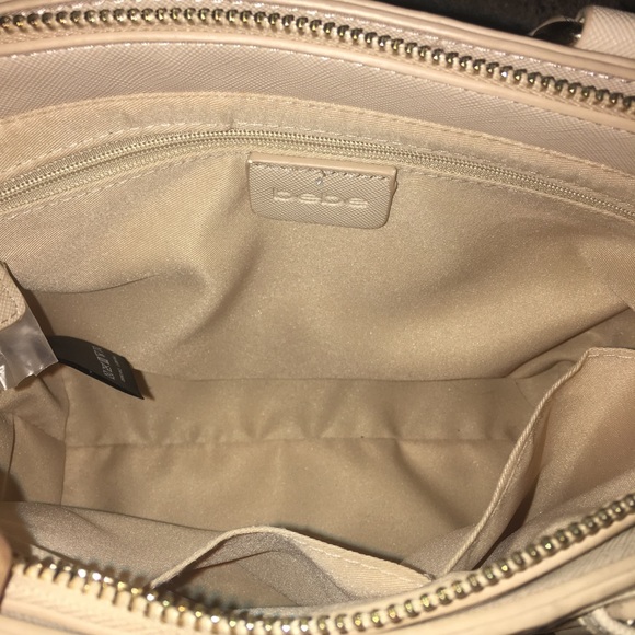 💛💛Bebe small Tan handbag No flaws! Used few times - Picture 6 of 7