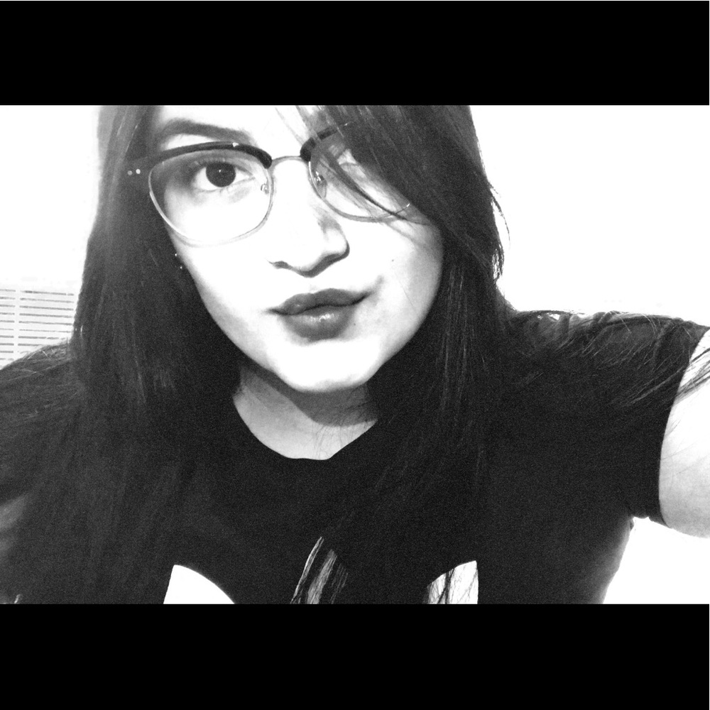 Meet your Posher, Camila