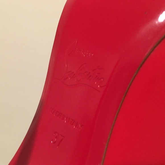 Christian Louboutin - Picture 5 of 8