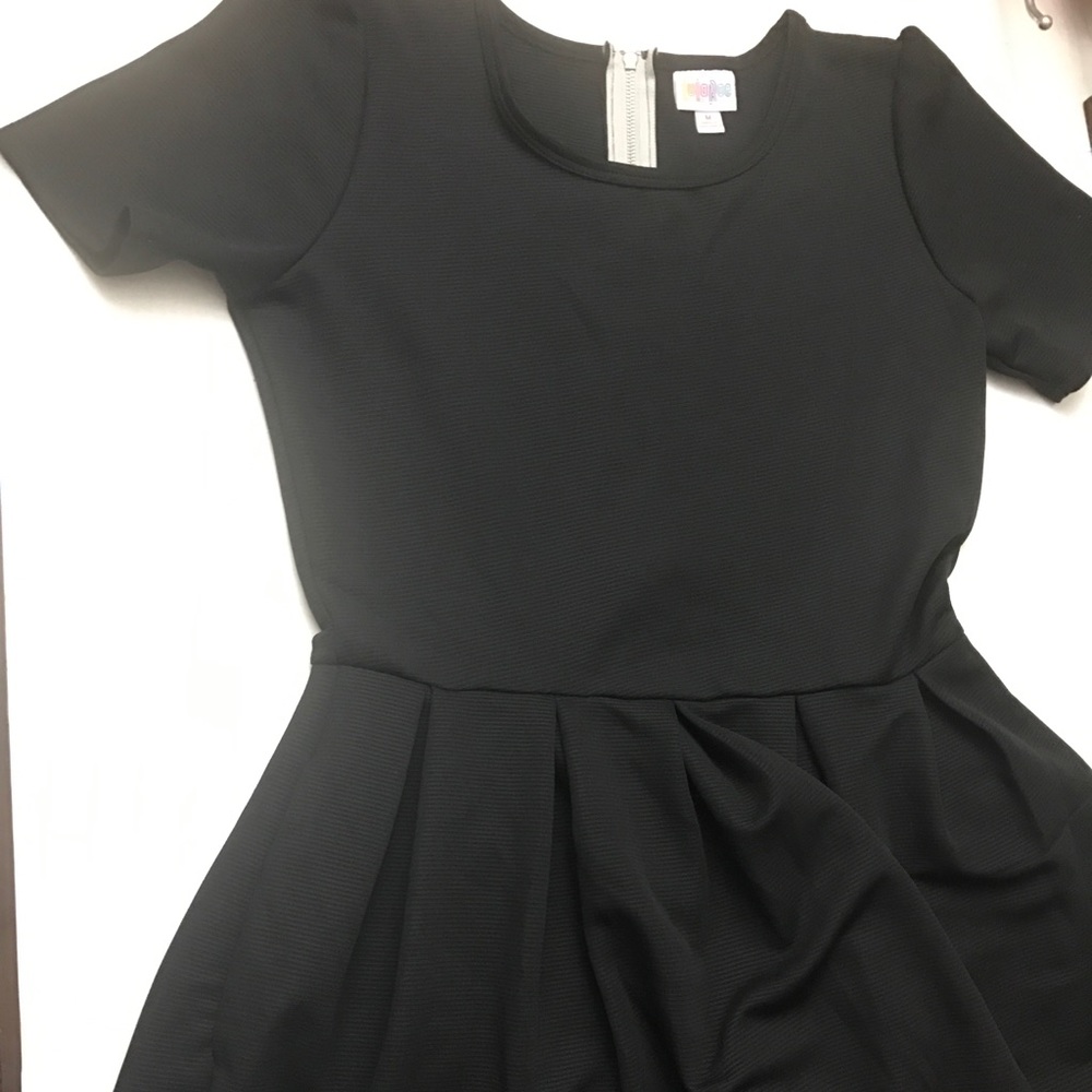 LuLaRoe Amelia solid black size M