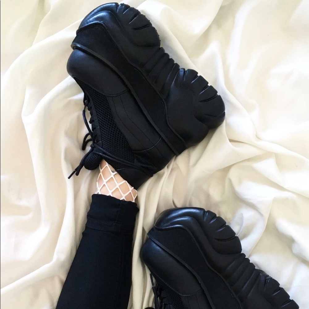Demonia platforms
