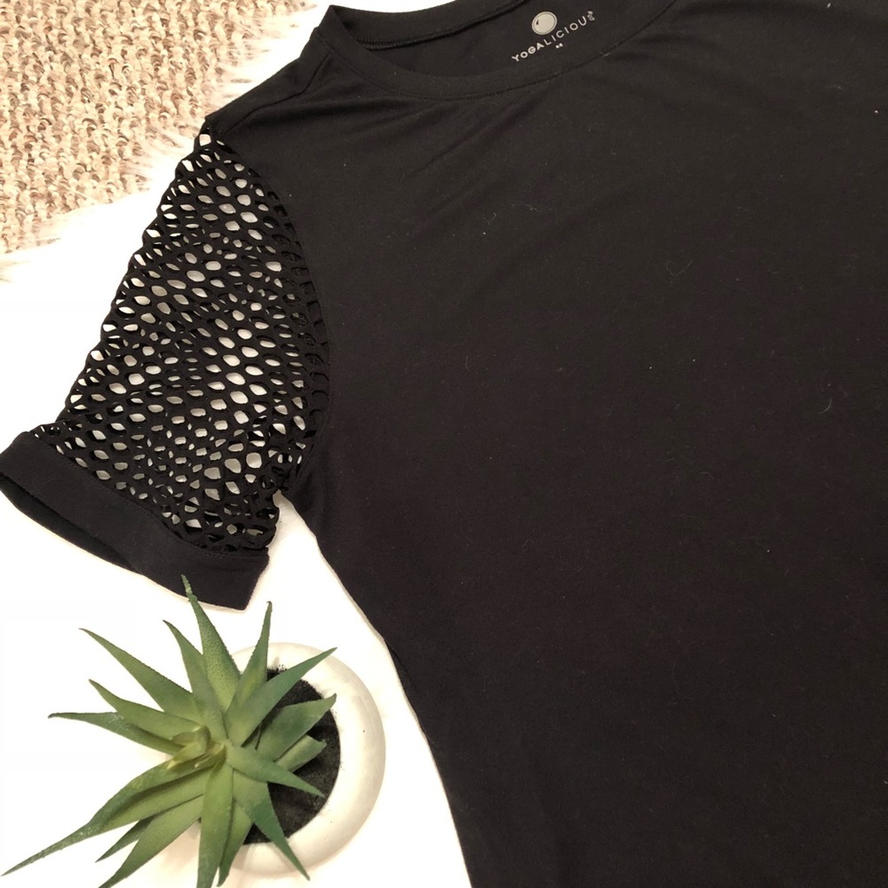 Yogalicious fishnet mesh Tee