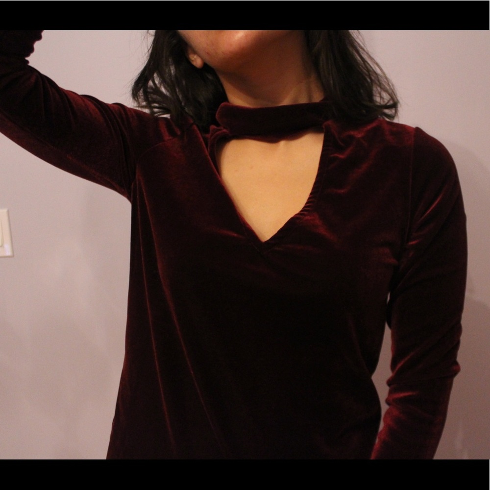 velvet maroon v neck with choker top