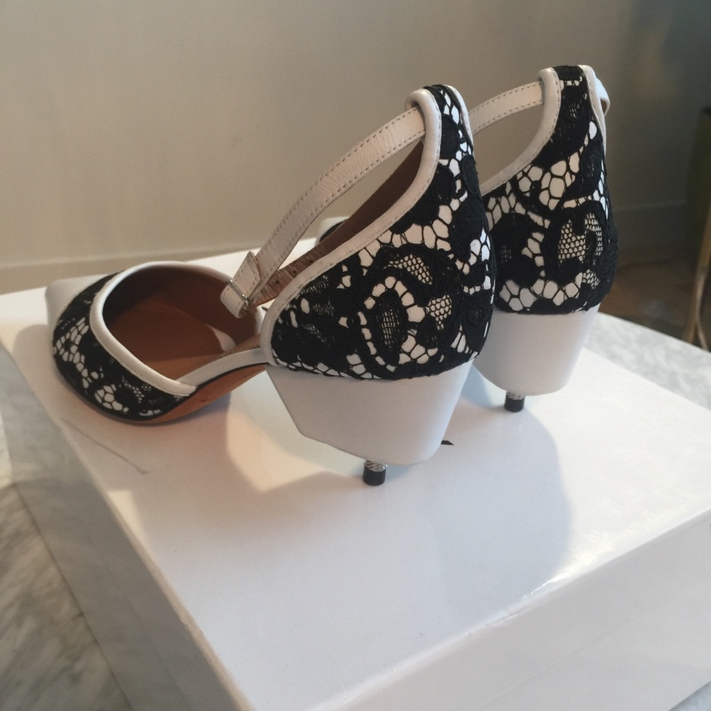 NEW GIVENCHY Ranelle Leather & Lace Screw-Heel - Picture 4 of 7