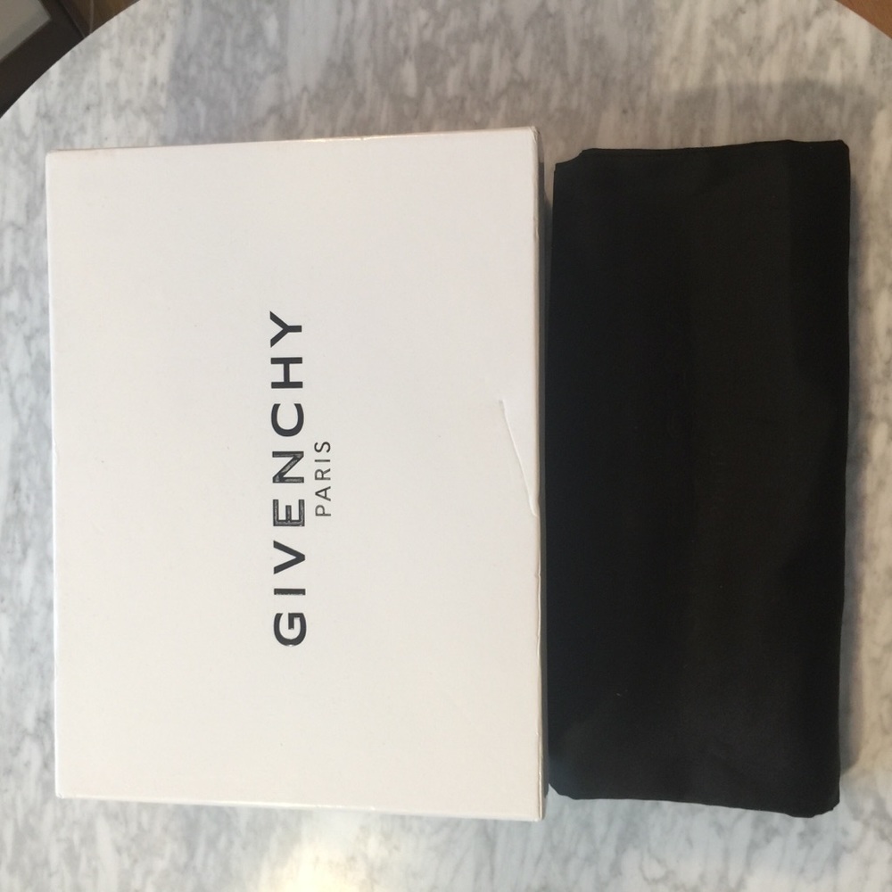NEW GIVENCHY Ranelle Leather & Lace Screw-Heel - Picture 7 of 7