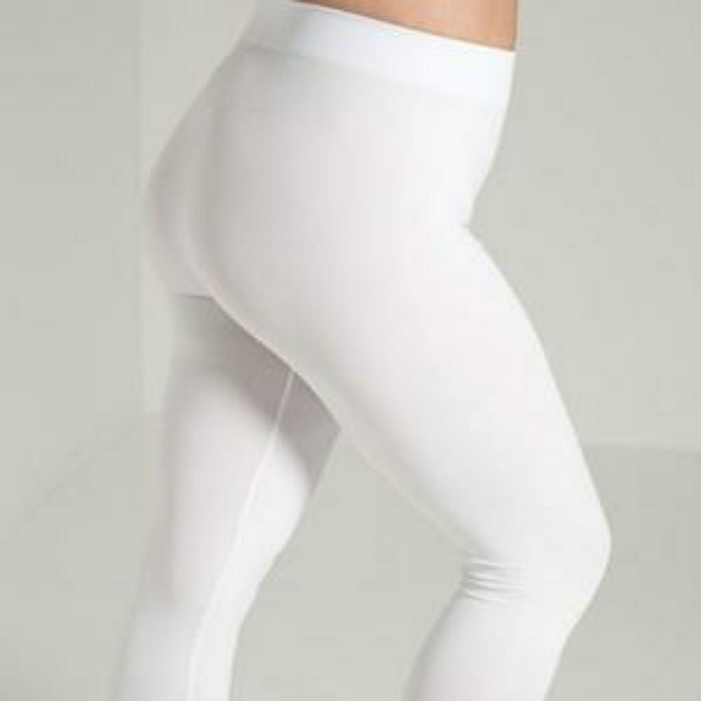 WHITE SEAMLESS PLUS SIZE CROP LEGGINGS