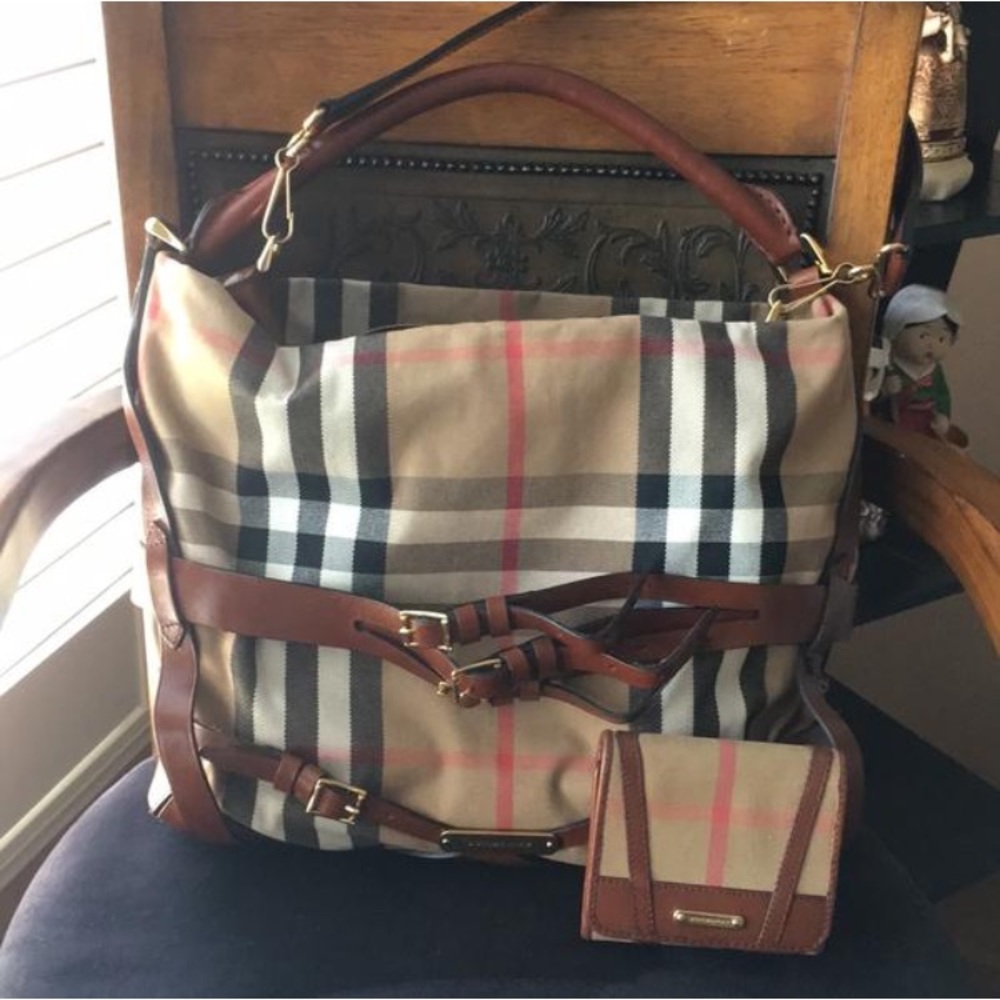 💕Sold 💕Burberry bag and wallet