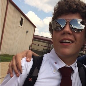 Meet your Posher, Christian