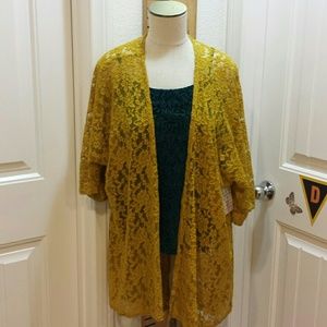 NEW! LulaRoe Lindsay size M