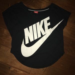 Nike loose fitting black tee