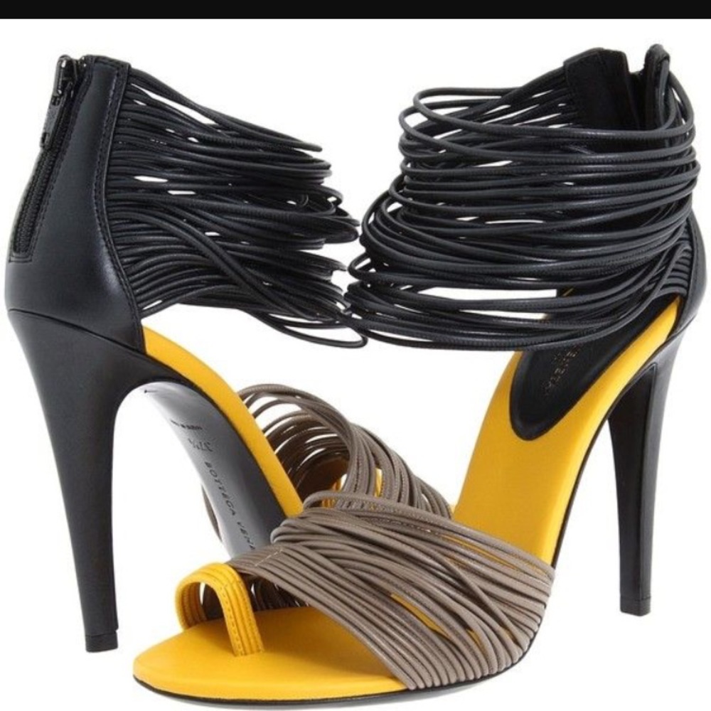 Bottega Veneta Gorgeous strapped heels!