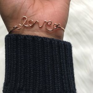 LOVE wire message bracelet- Rose Gold