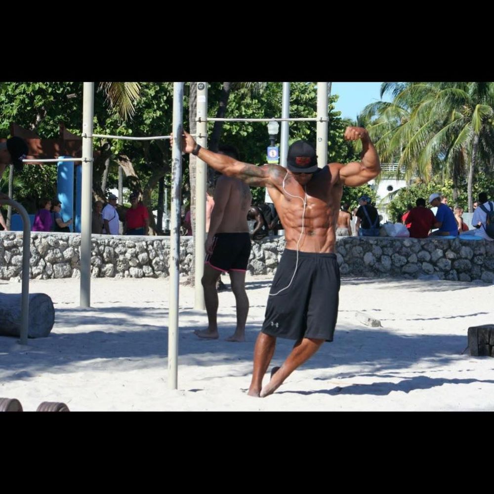 Meet your Posher, Corneliuson