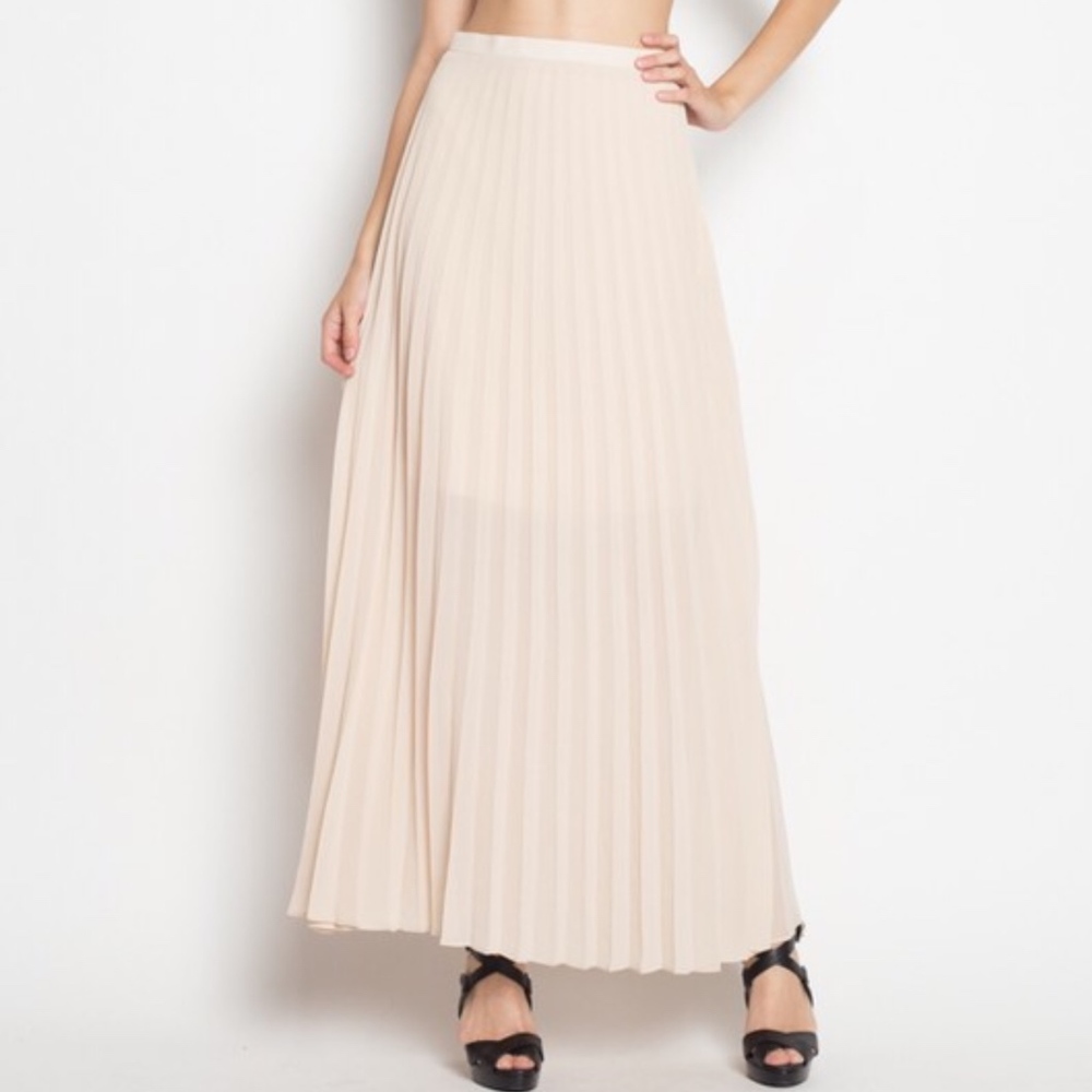 CREAM LONG PLEATED SKIRT
