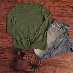 Gap green tall medium MT sweater v-neck