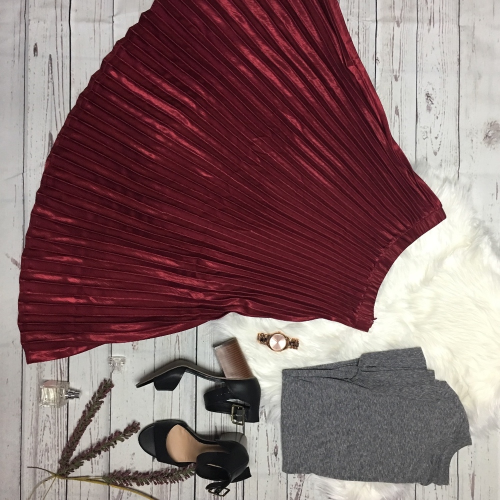 BURGUNDY SATIN PLEATED SKIRT