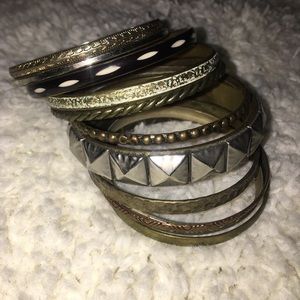 Set of bangles