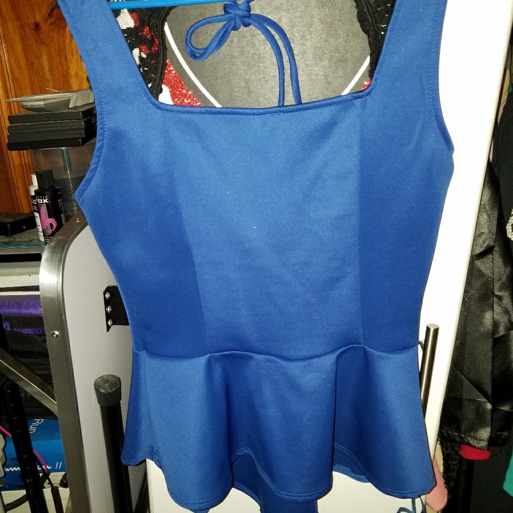 Top - Picture 2 of 2