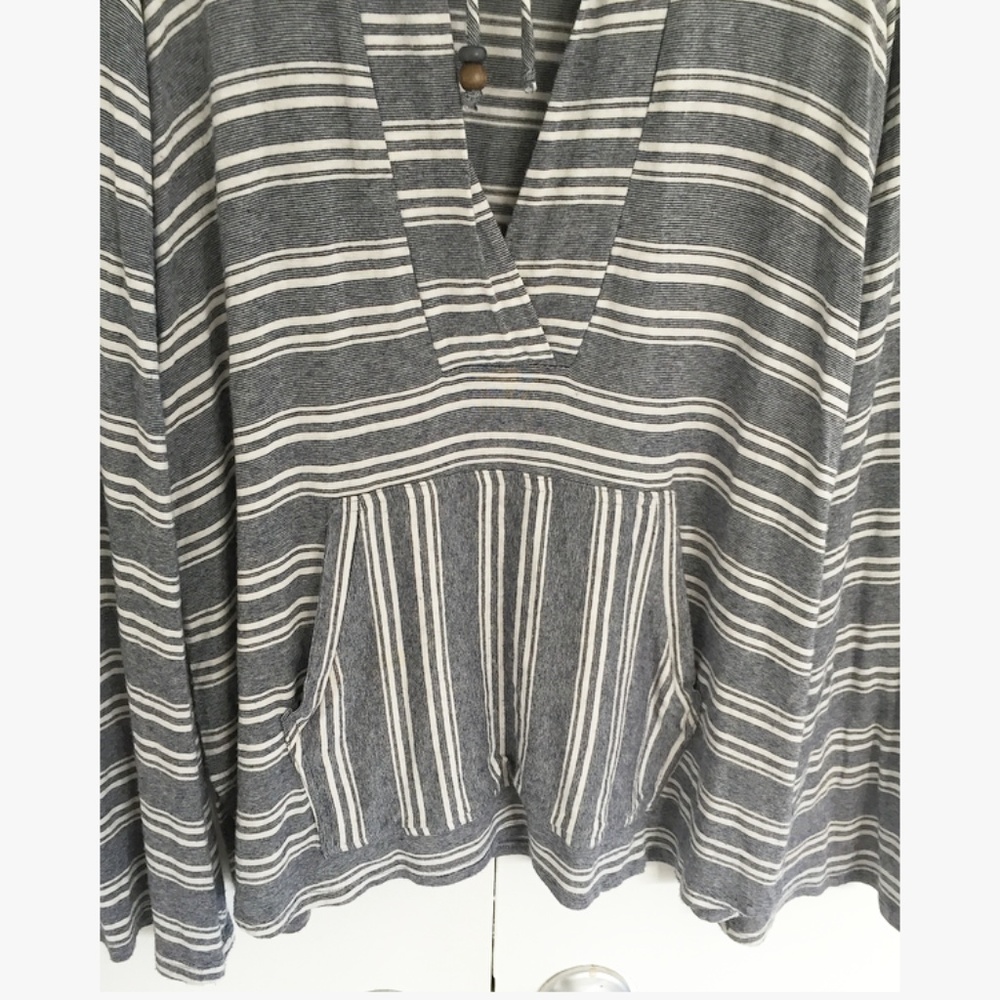 ELLA MOSS- striped keyhole top - Picture 4 of 8