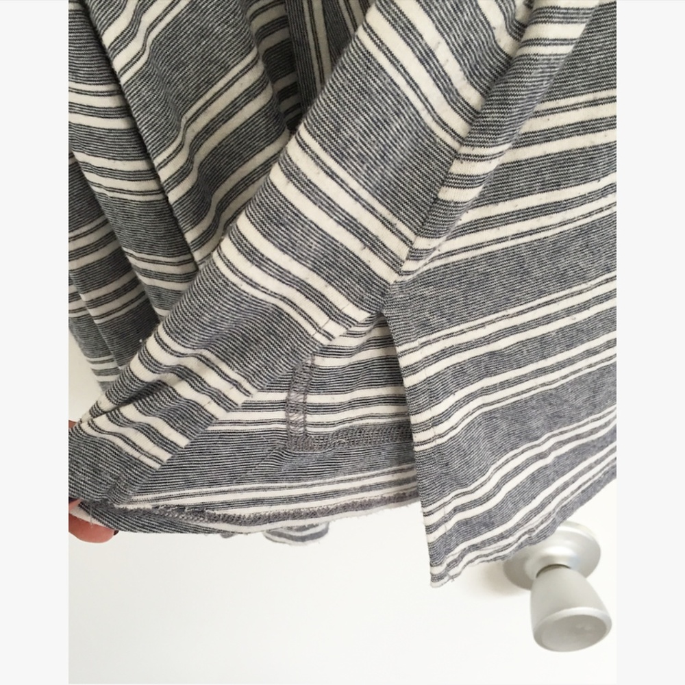 ELLA MOSS- striped keyhole top - Picture 7 of 8