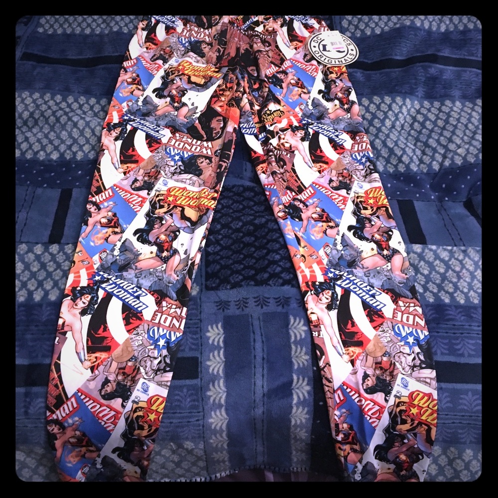 Wonder Woman leggings!