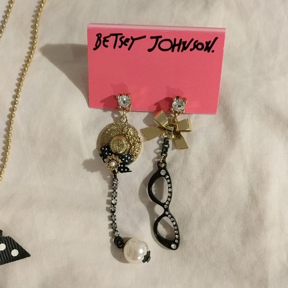 Betsey Johnson Travel Set - Picture 5 of 6