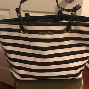 Kenneth Cole Reaction Purse
