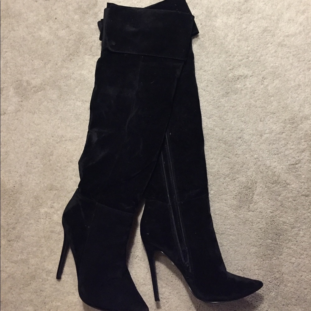 Knee high boots over the knee boots