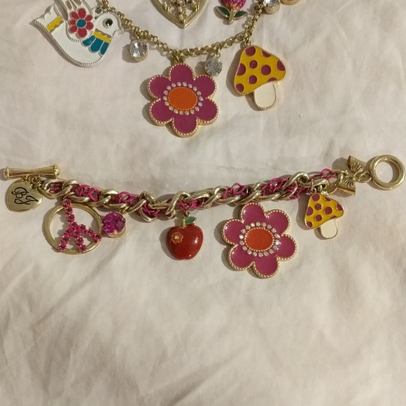 Betsey Johnson Boho Set - Picture 3 of 3