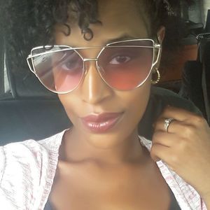 Meet your Posher, Juanesea