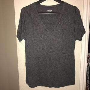 💙Old Navy V-Neck Gray Tshirt💙