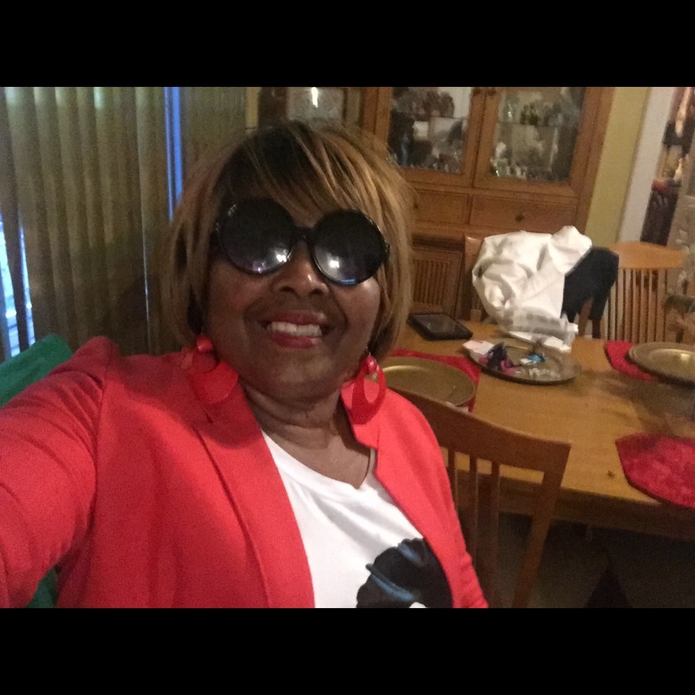 Meet your Posher, Naomi