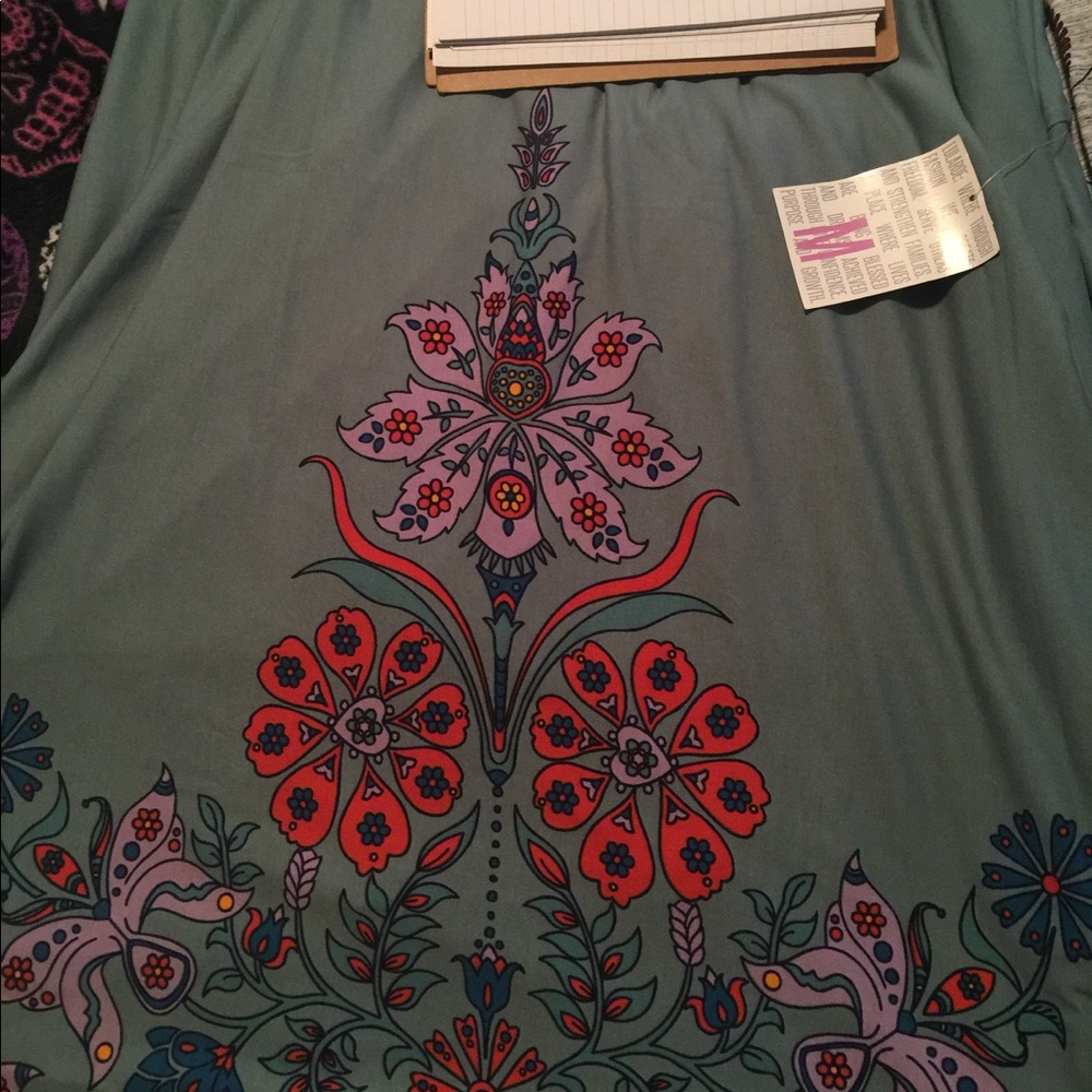 Medium dipped NWT Maxi