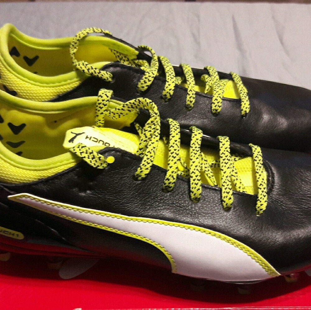 Puma EvoTouch1 Pro Soccer Cleat sz 5