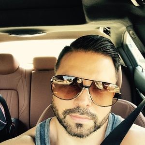 Meet your Posher, Sebastian