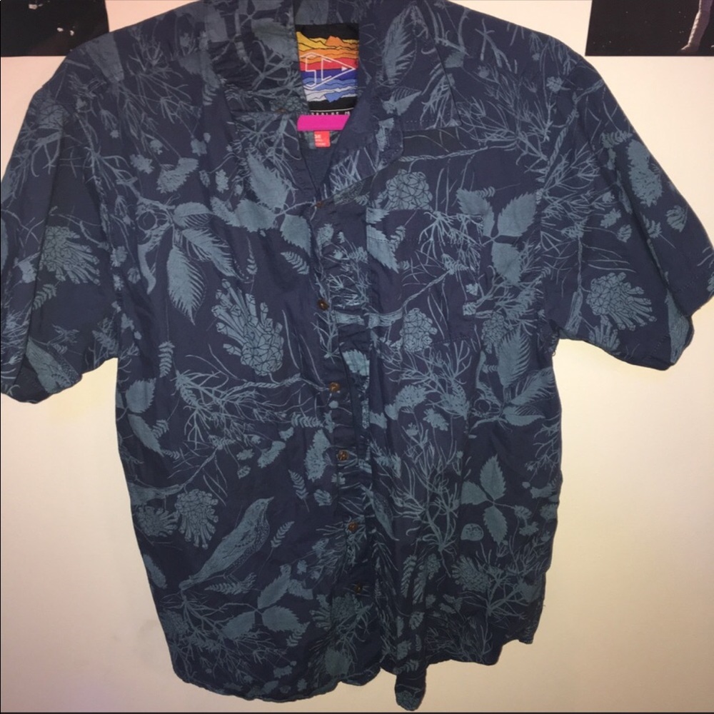 Empyre Hawaiian Large Shirt