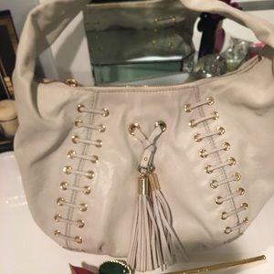 🌺 Michael Kors Cream Leather Hobo with Tassel 🌺