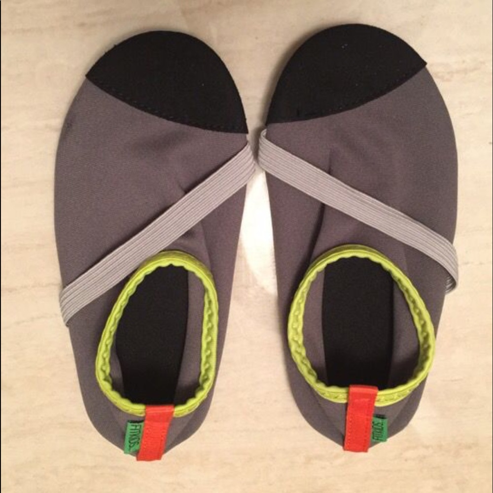 NEW BOYS FITKICKS SIZE 12c