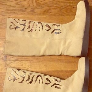 Carlos Santana boots